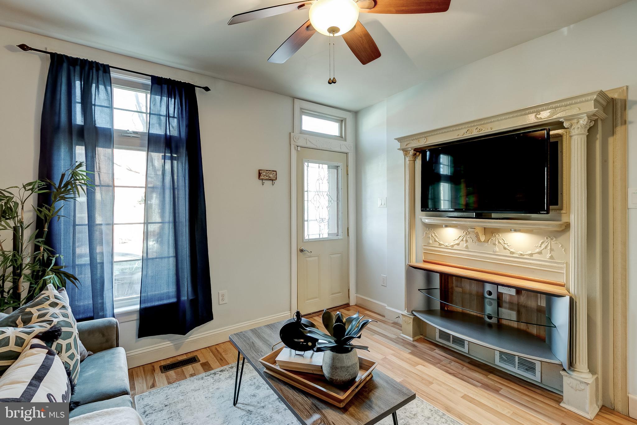 LOCUST POINT - Residential