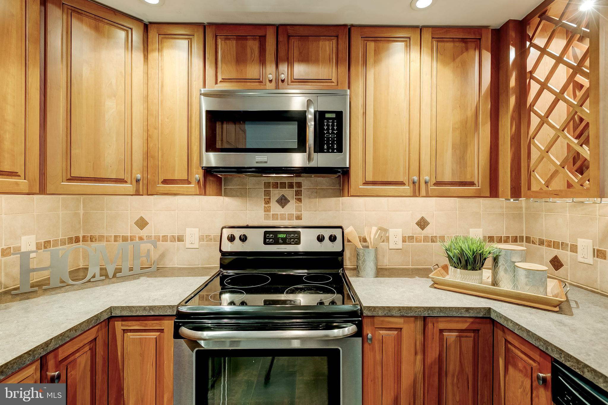 LOCUST POINT - Residential