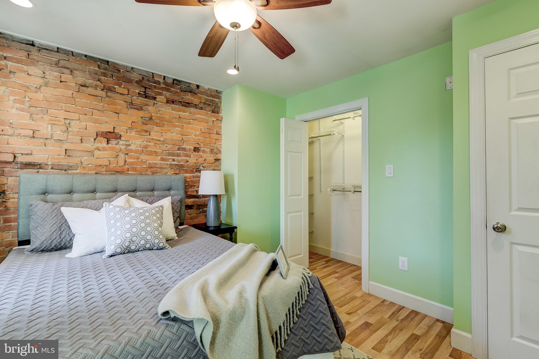 LOCUST POINT - Residential