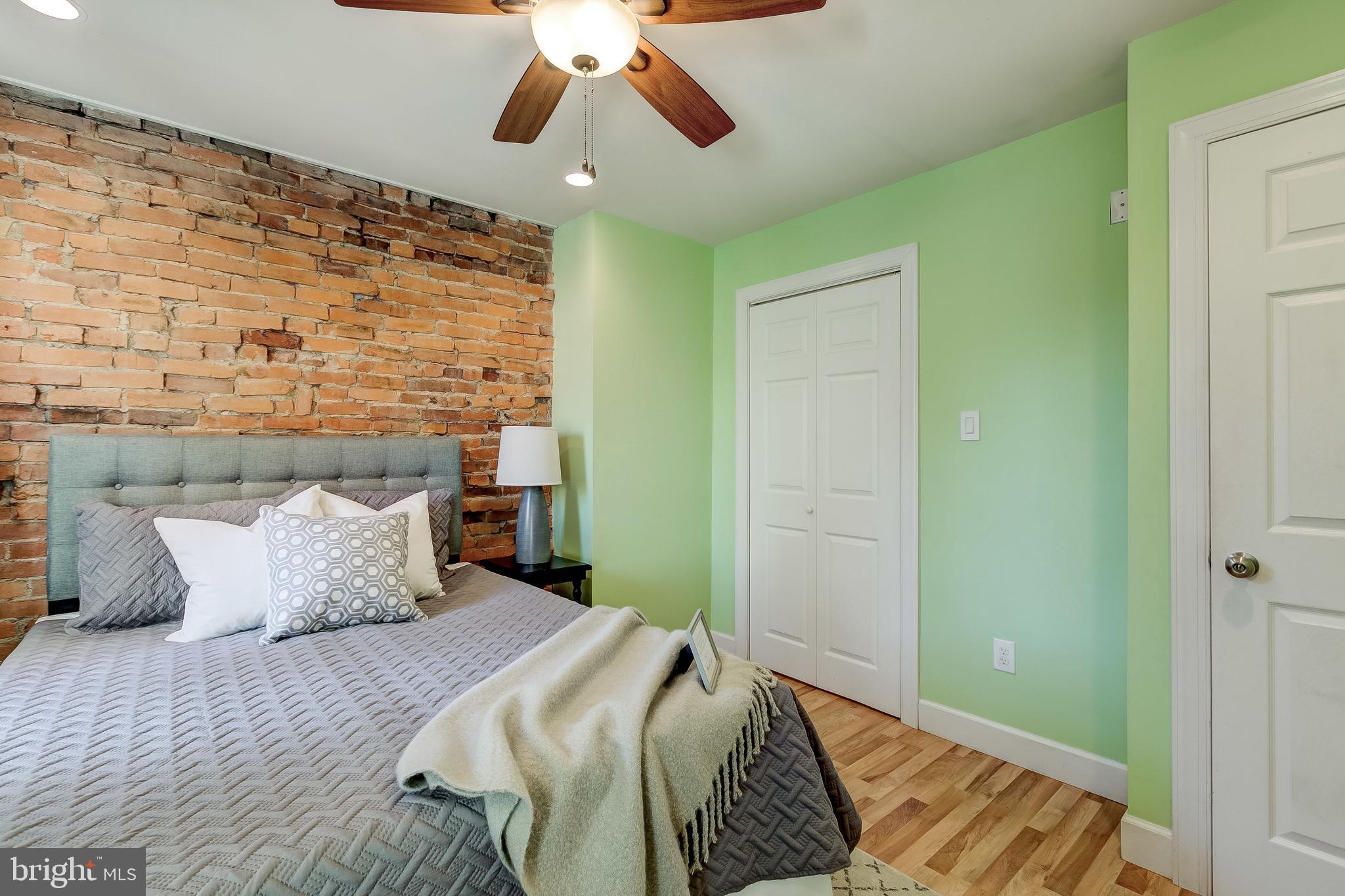 LOCUST POINT - Residential