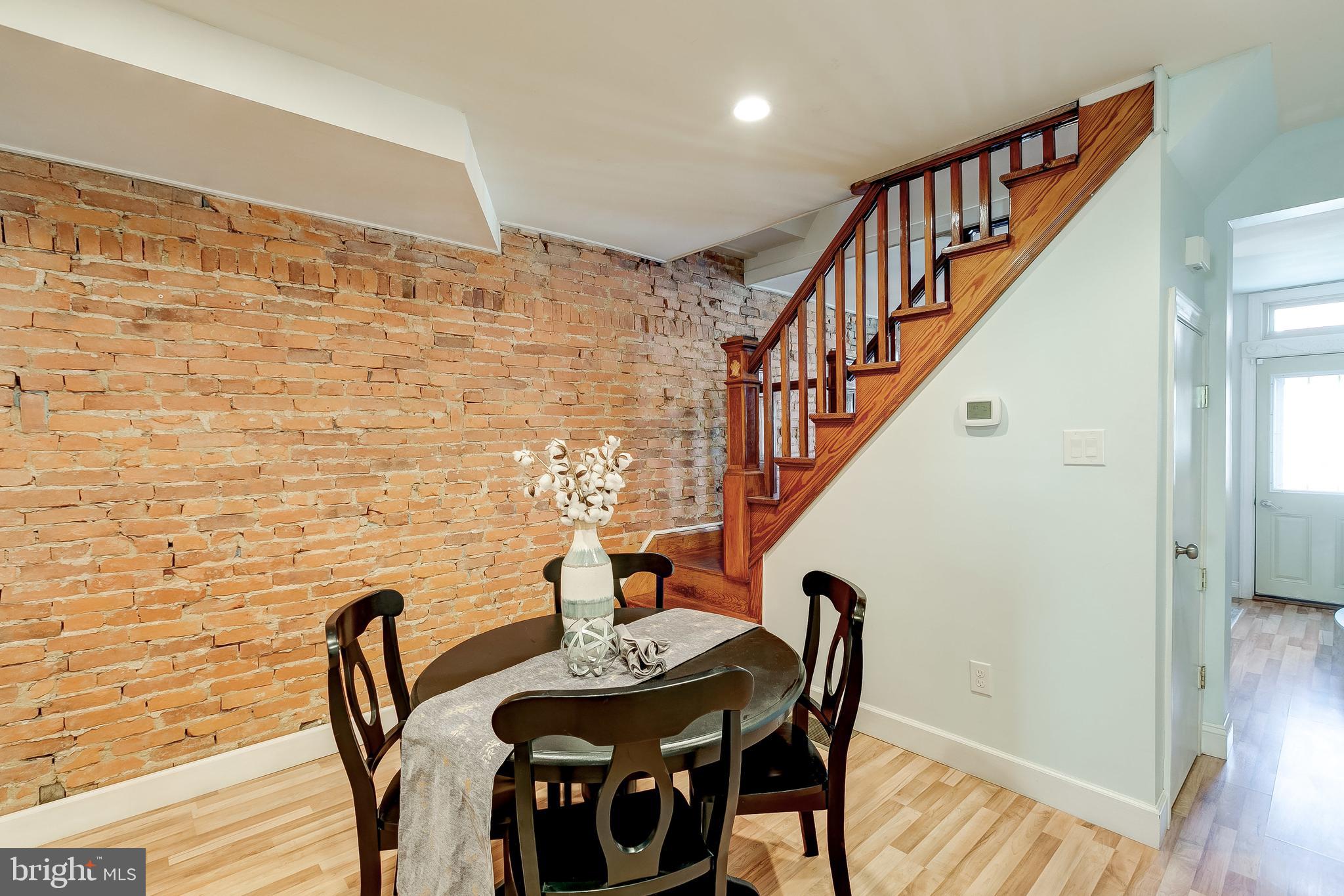 LOCUST POINT - Residential