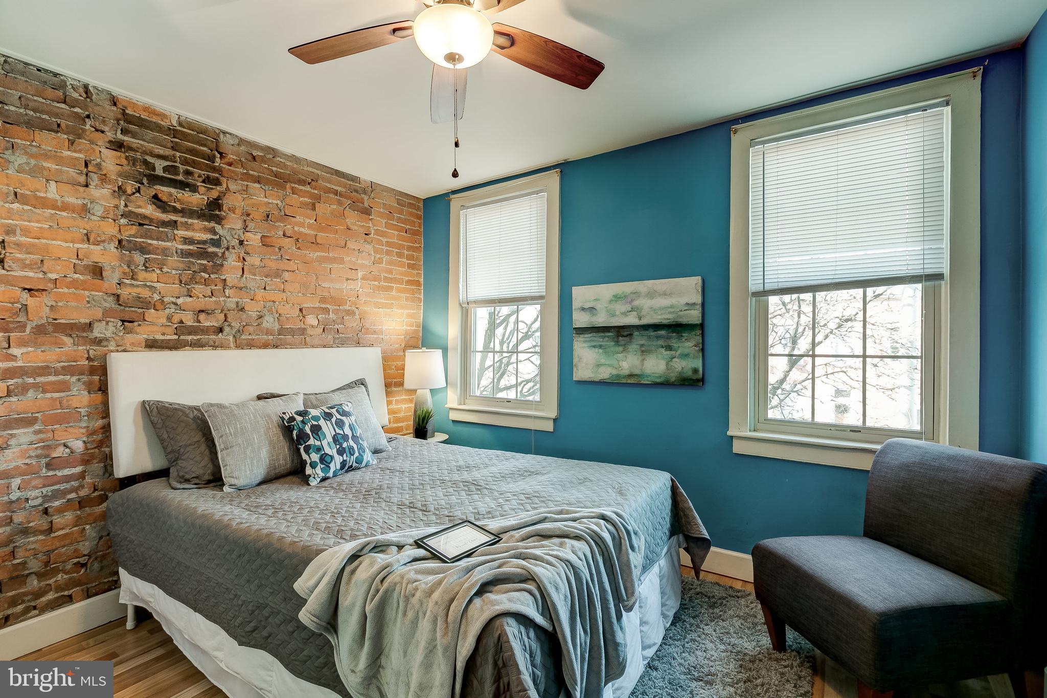 LOCUST POINT - Residential