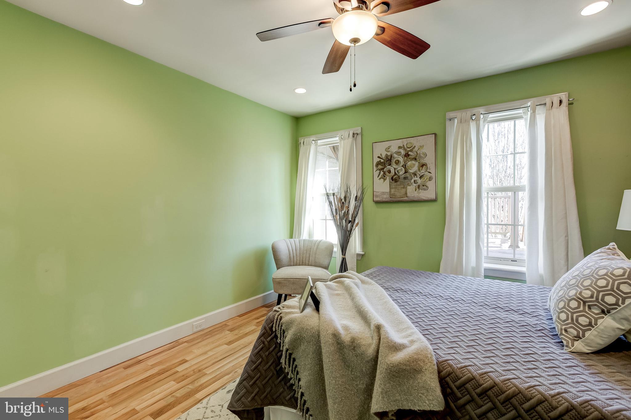 LOCUST POINT - Residential