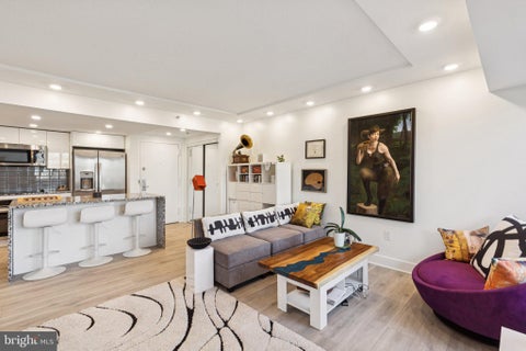 Condo For Sale - 2001 Hamilton Street #515<br/> PHILADELPHIA, PA 19130