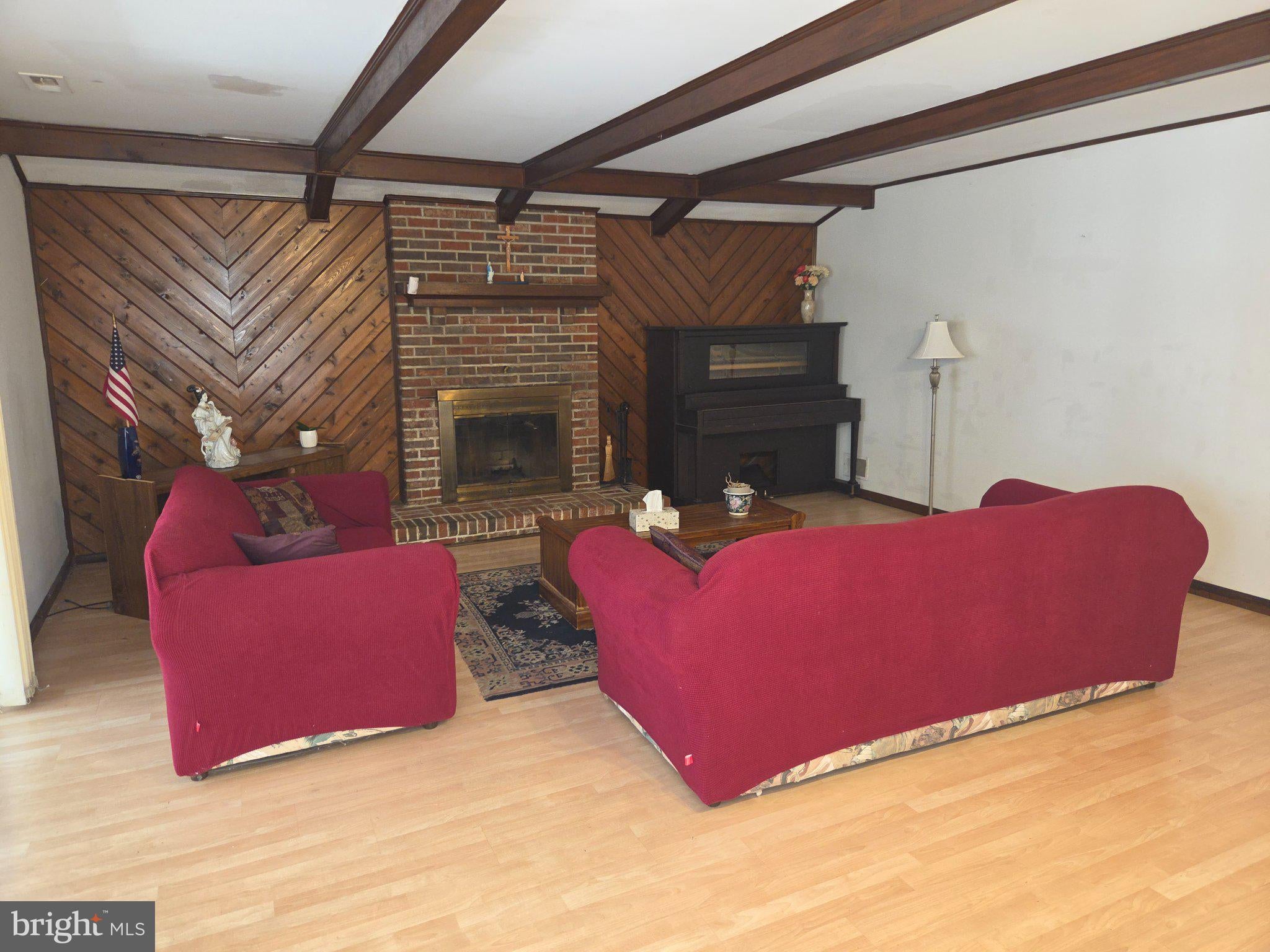 814 BERRYWOOD LANE