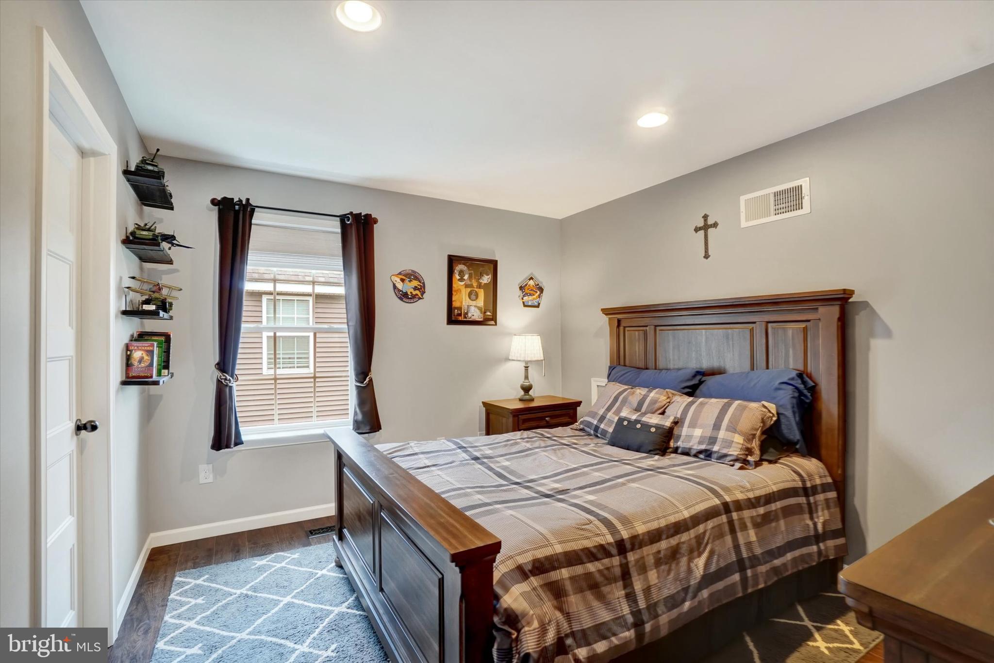 THE VIEWS AT BRIDGEWATER - Residential