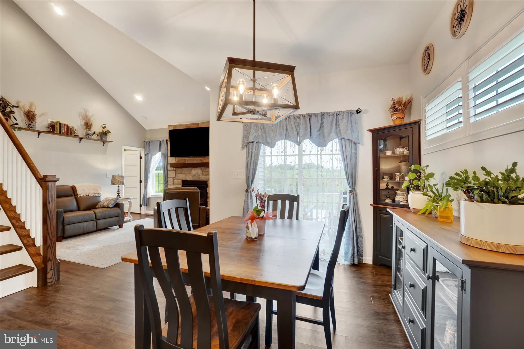 THE VIEWS AT BRIDGEWATER - Residential