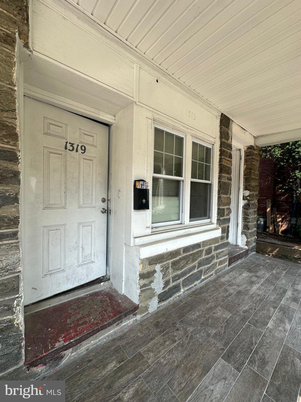 1319 WAKELING STREET
