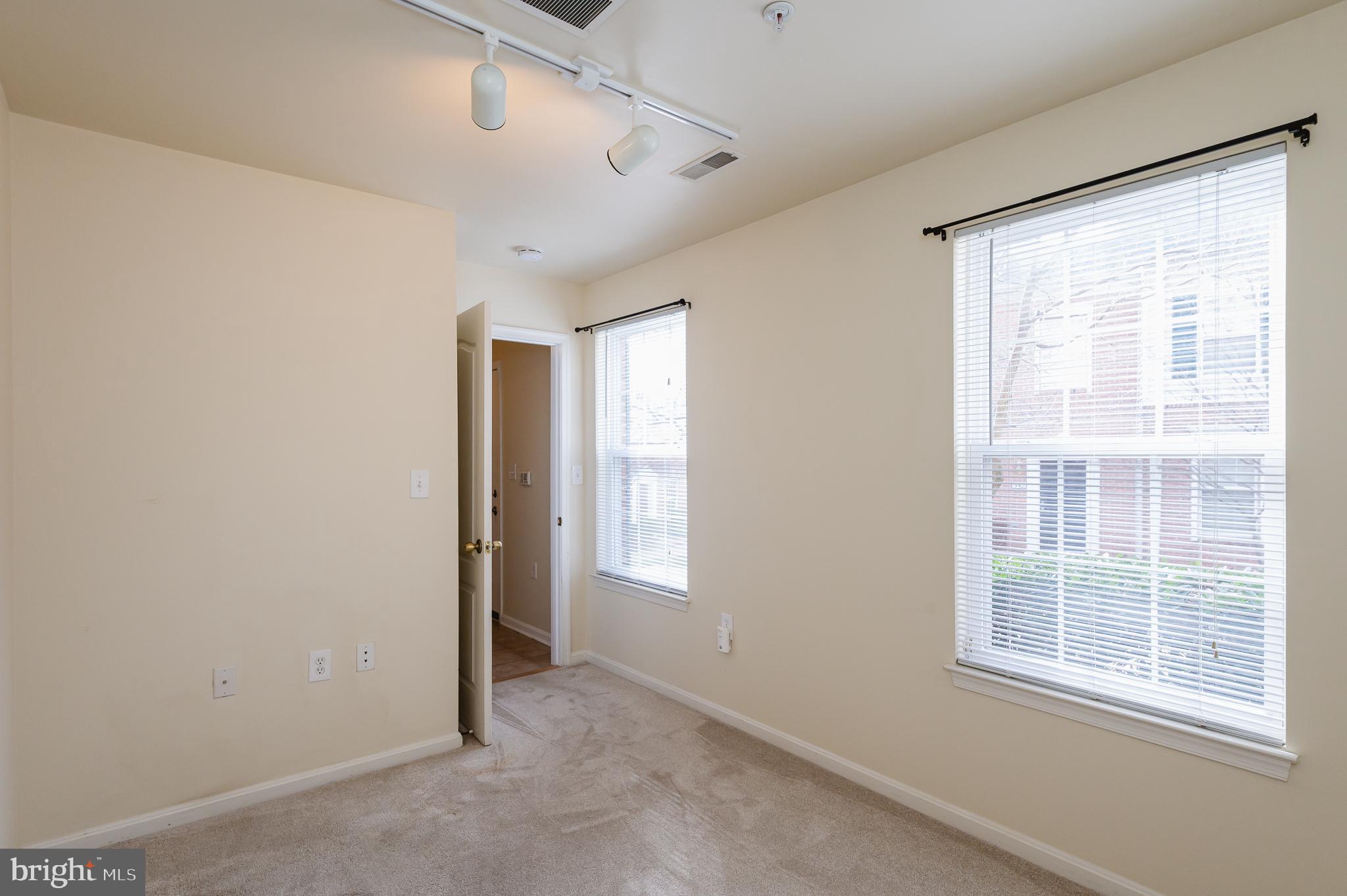 HIGH VIEW AT HUNT VALLEY - Residential Lease