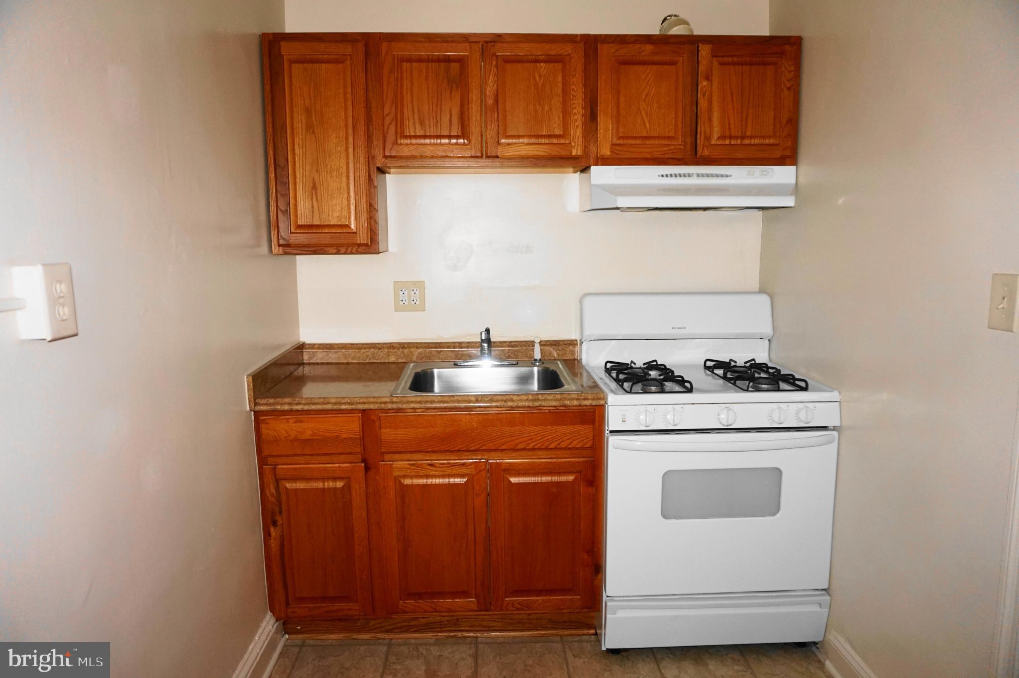 7235 HOLABIRD AVENUE UNIT A