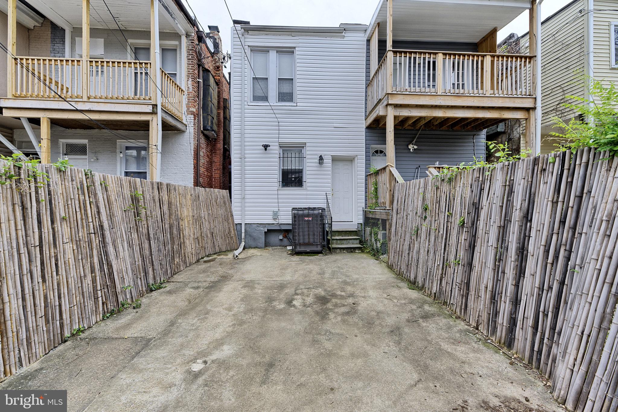 CHARLES VILLAGE - Residential Lease