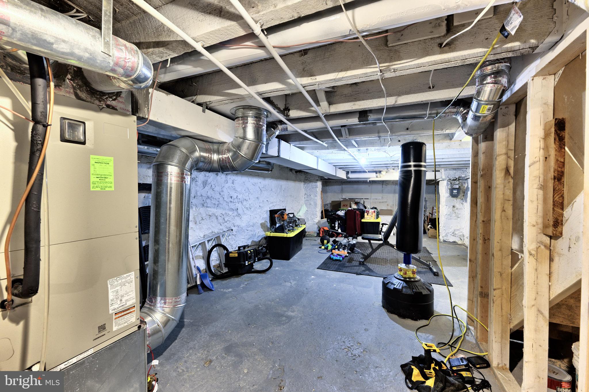 CHARLES VILLAGE - Residential Lease