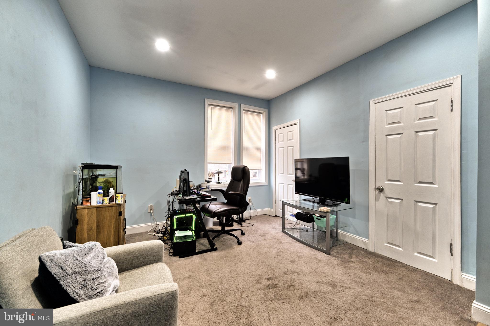 CHARLES VILLAGE - Residential Lease