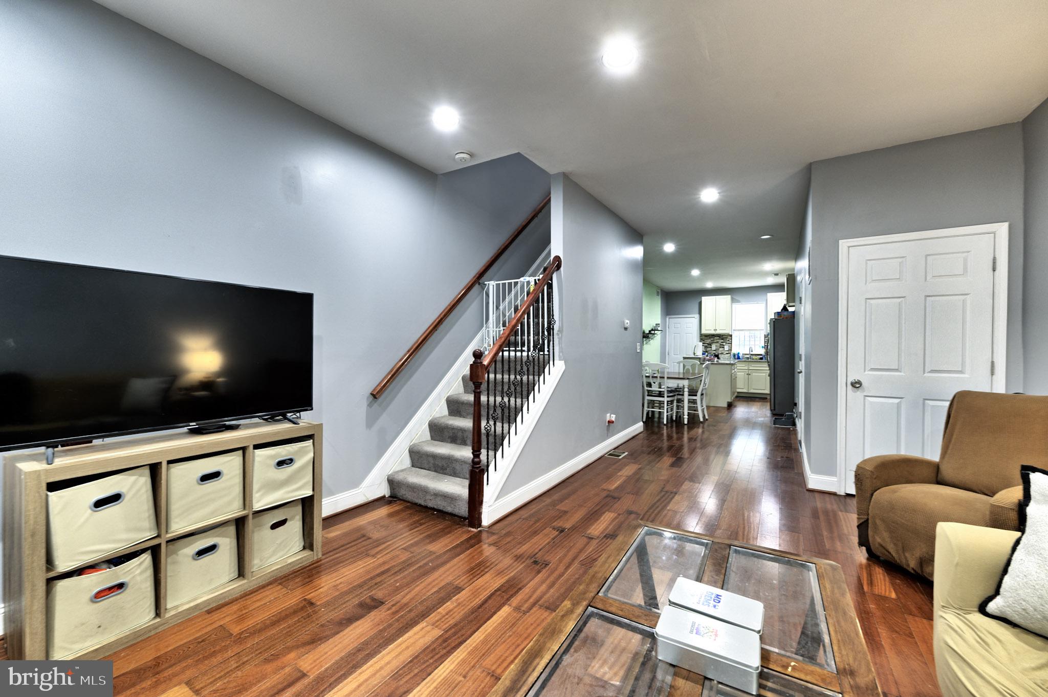 CHARLES VILLAGE - Residential Lease