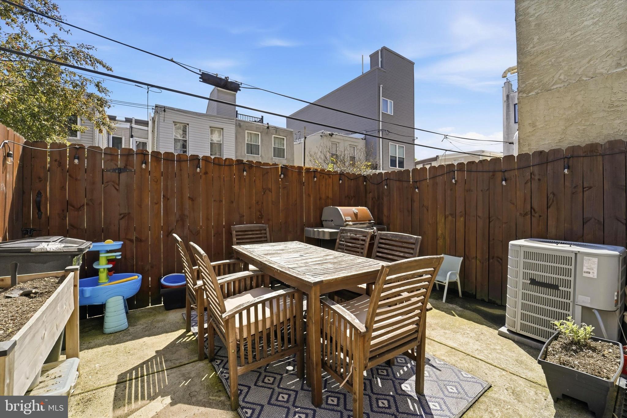 POINT BREEZE - Residential