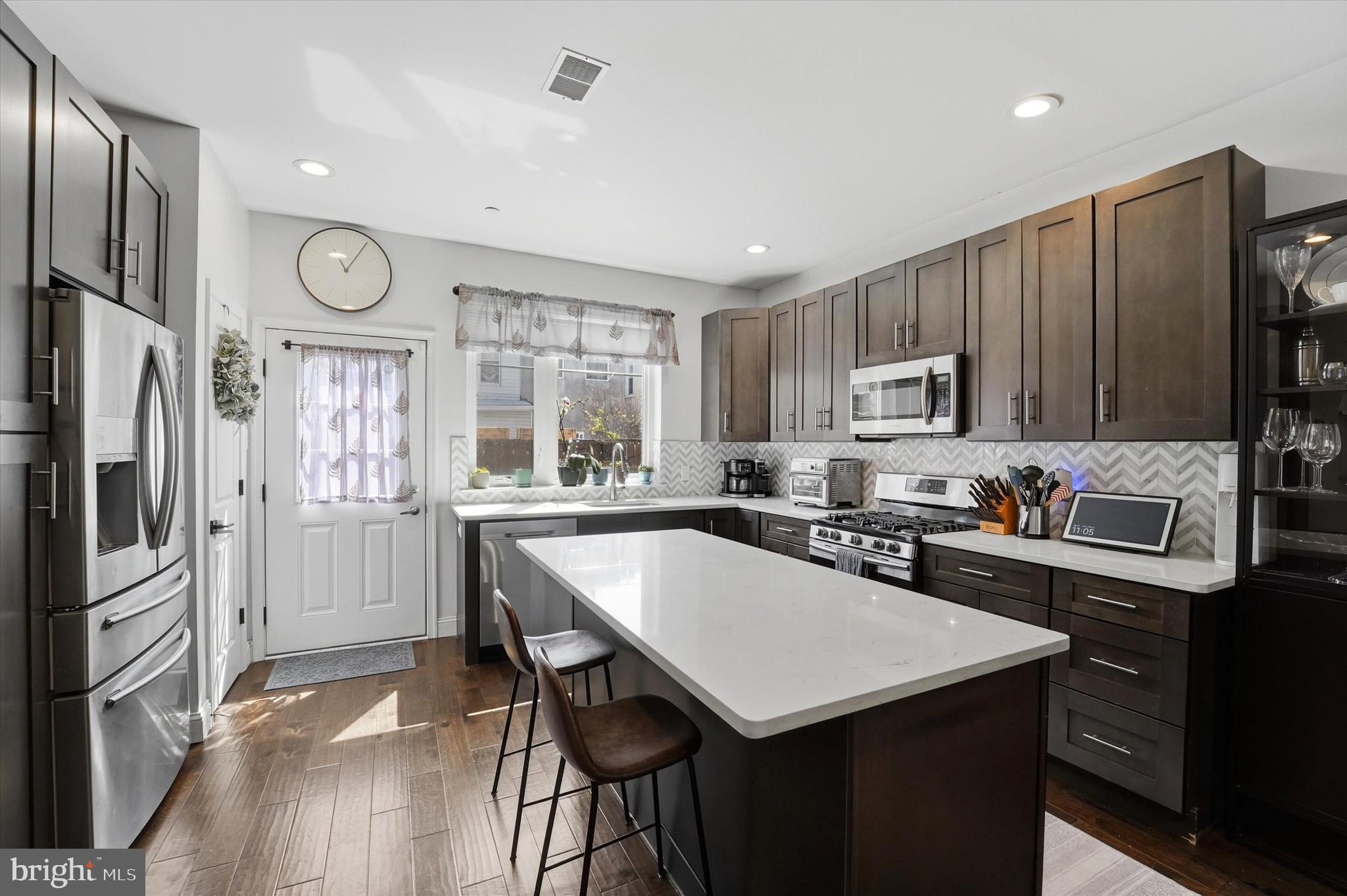 POINT BREEZE - Residential