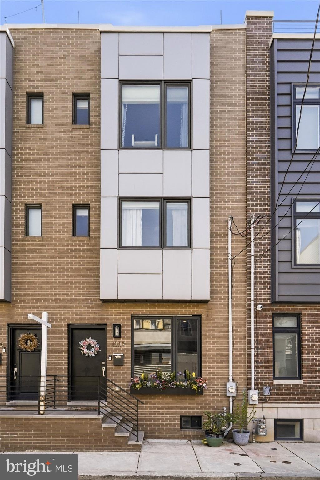 POINT BREEZE - Residential