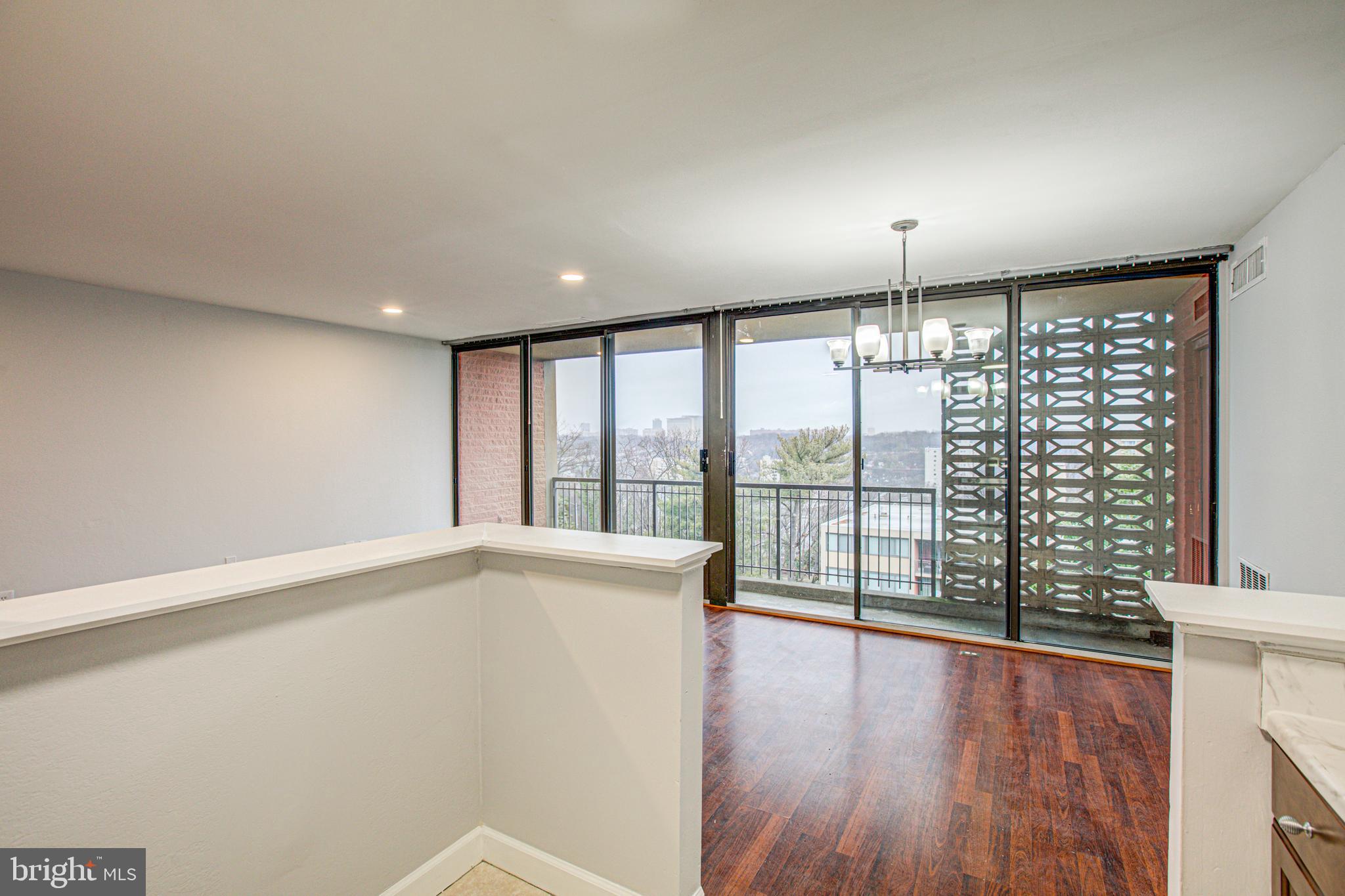 EOS TWENTY-ONE - Residential