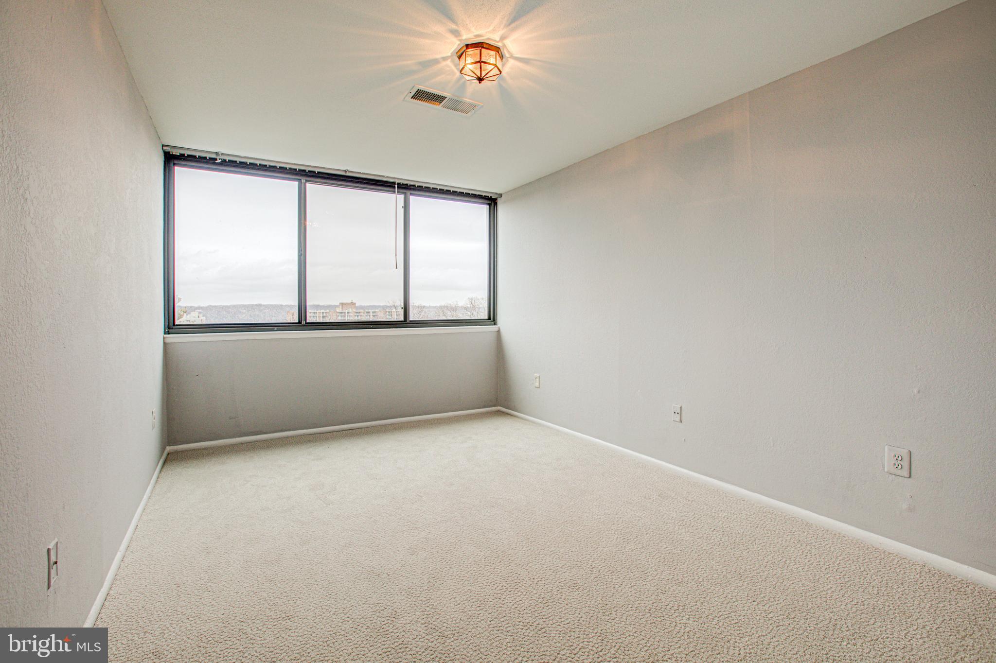 EOS TWENTY-ONE - Residential