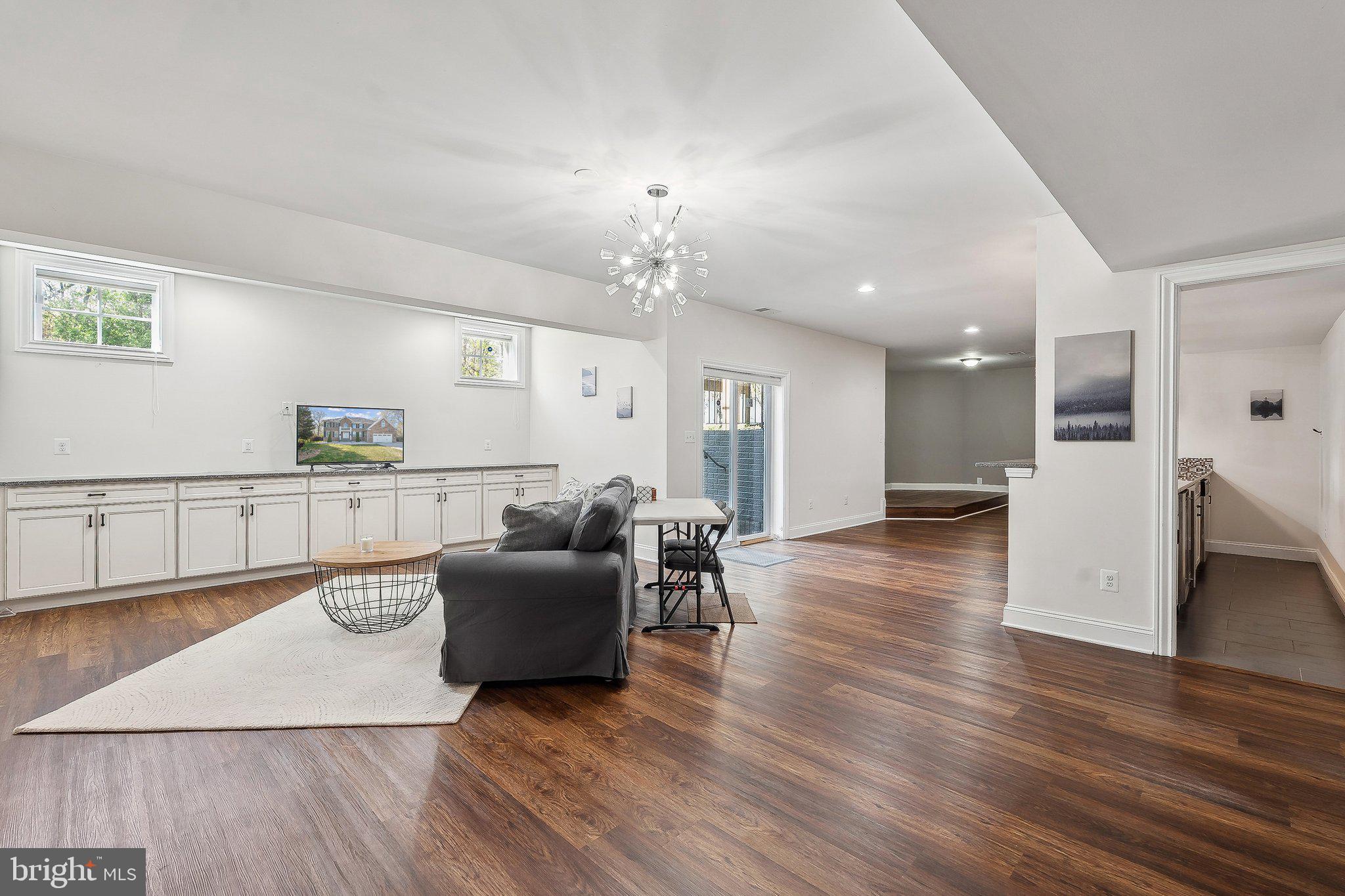 WINDSOR ESTATES - Residential