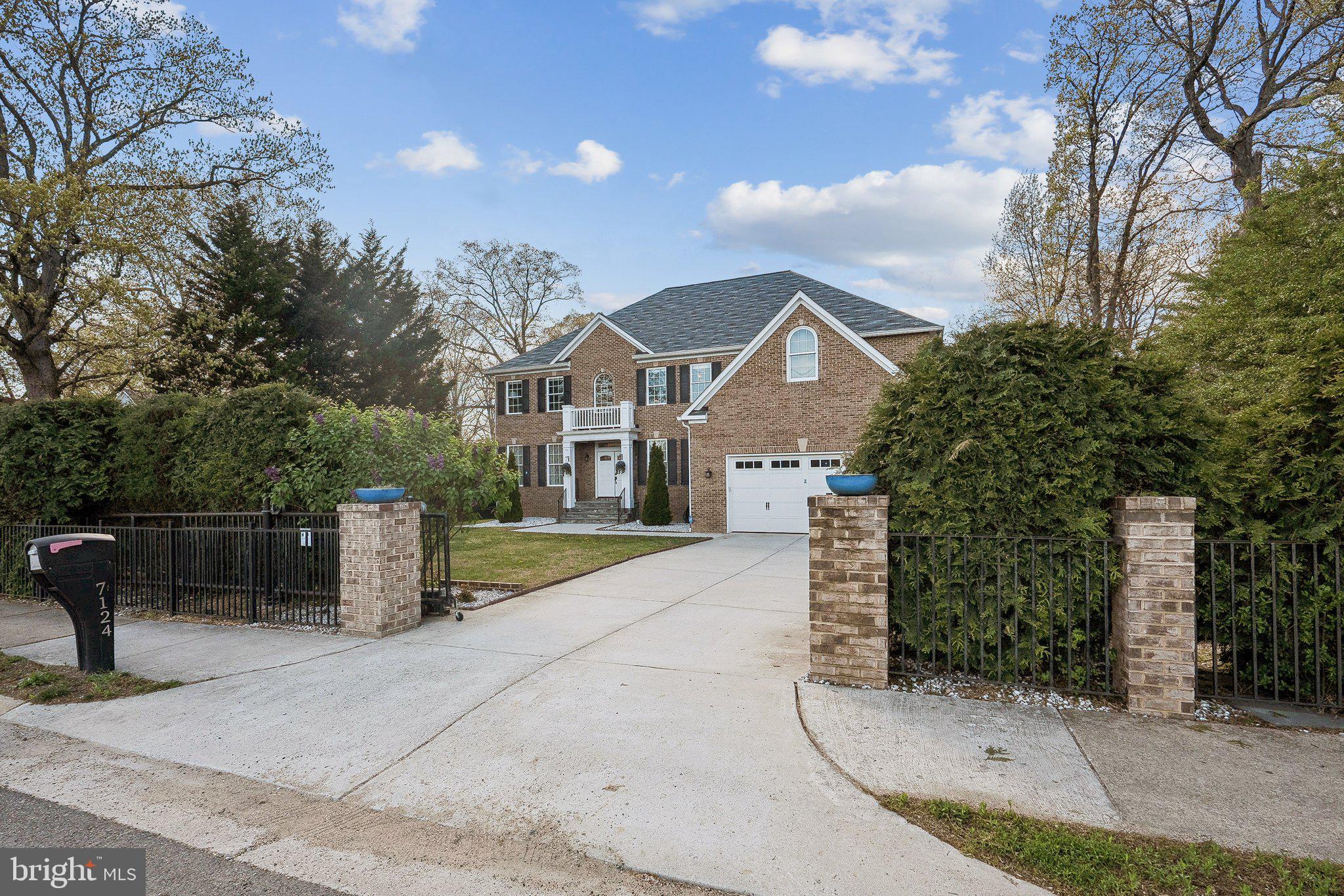 WINDSOR ESTATES - Residential