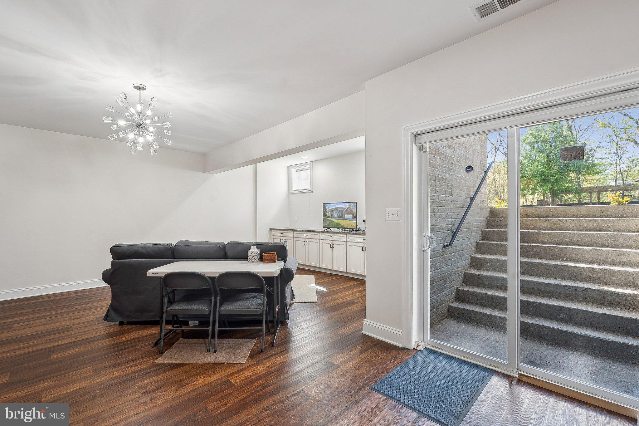 WINDSOR ESTATES - Residential