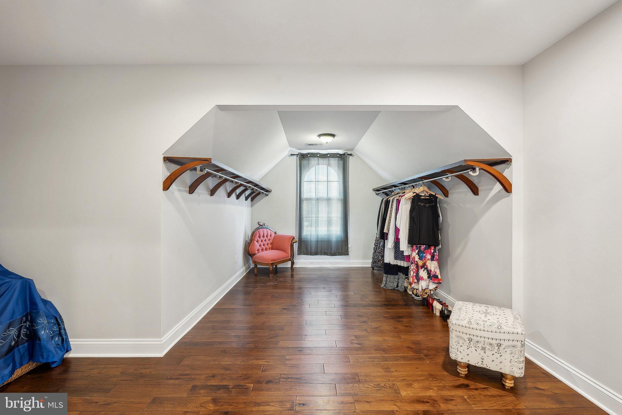 WINDSOR ESTATES - Residential