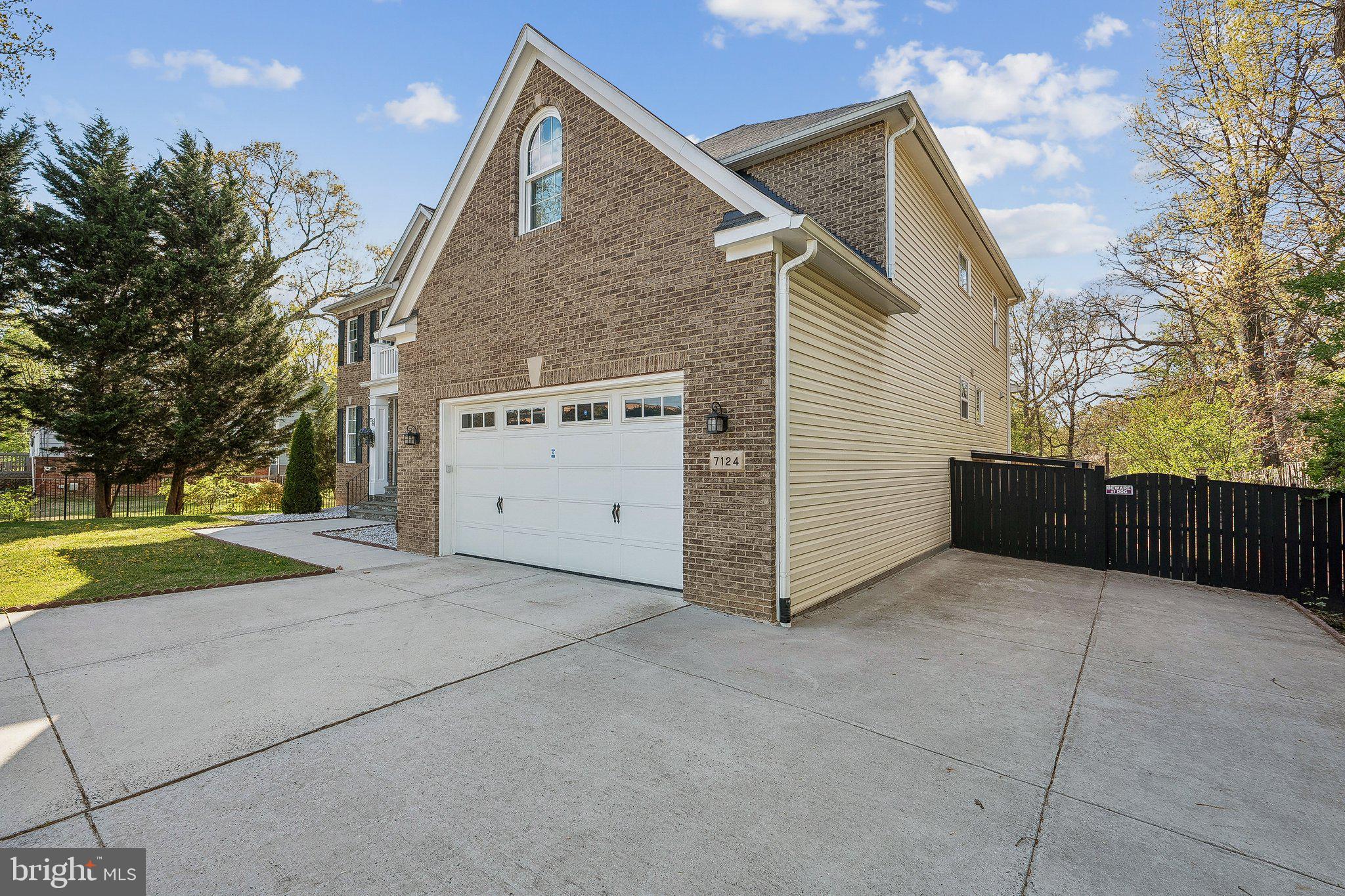 WINDSOR ESTATES - Residential