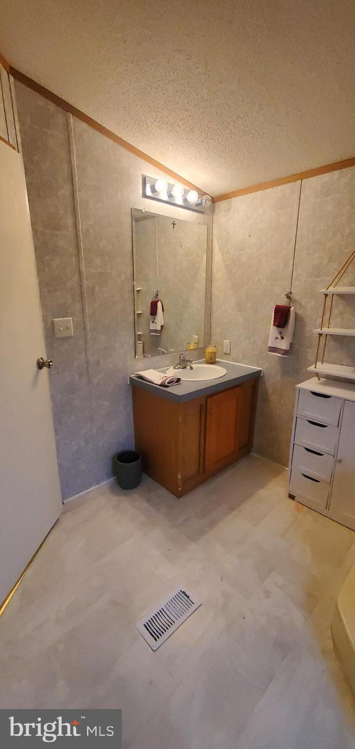 SHERWOOD FOREST - Residential