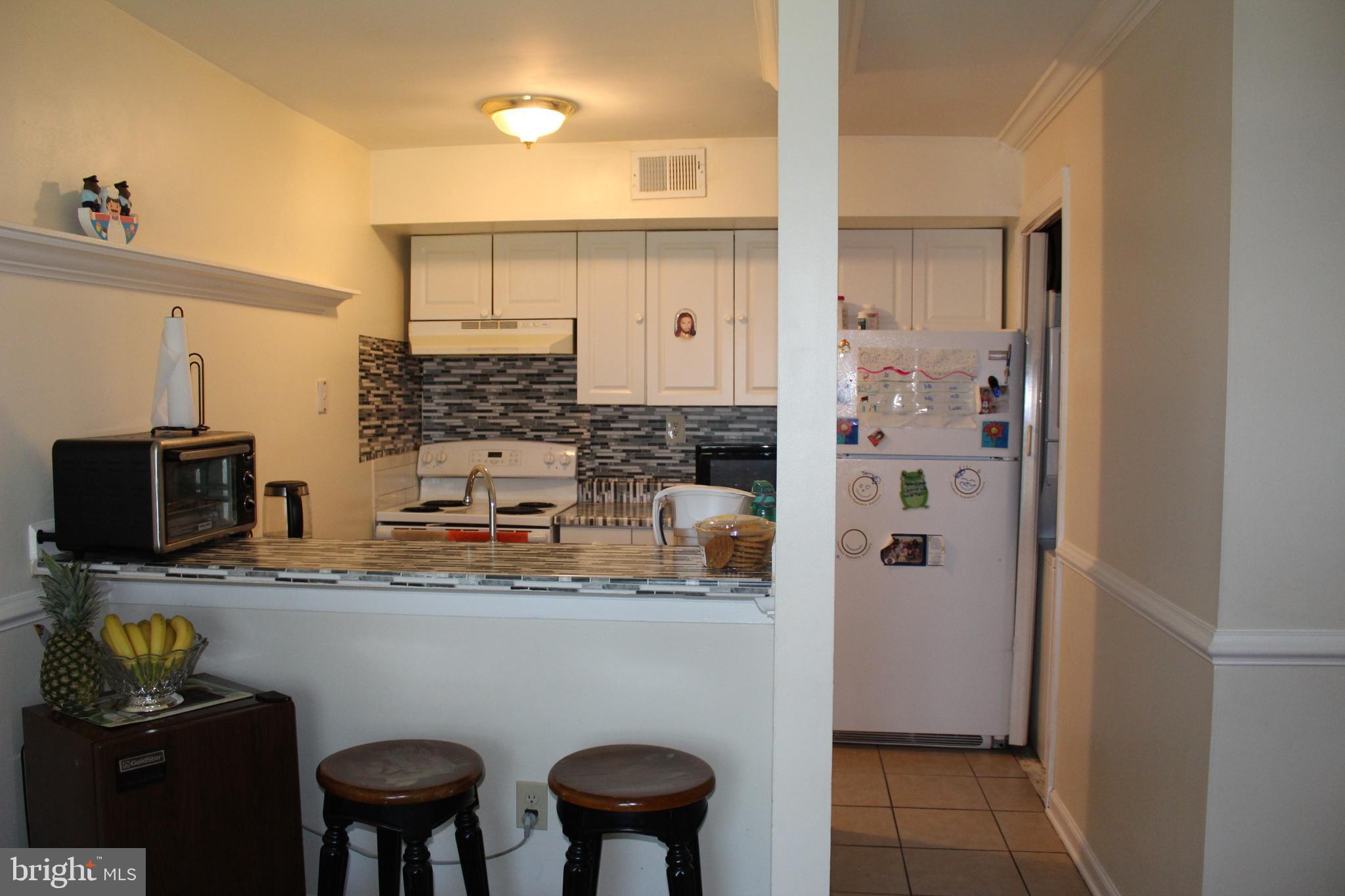 HERITAGE SQUARE - Residential