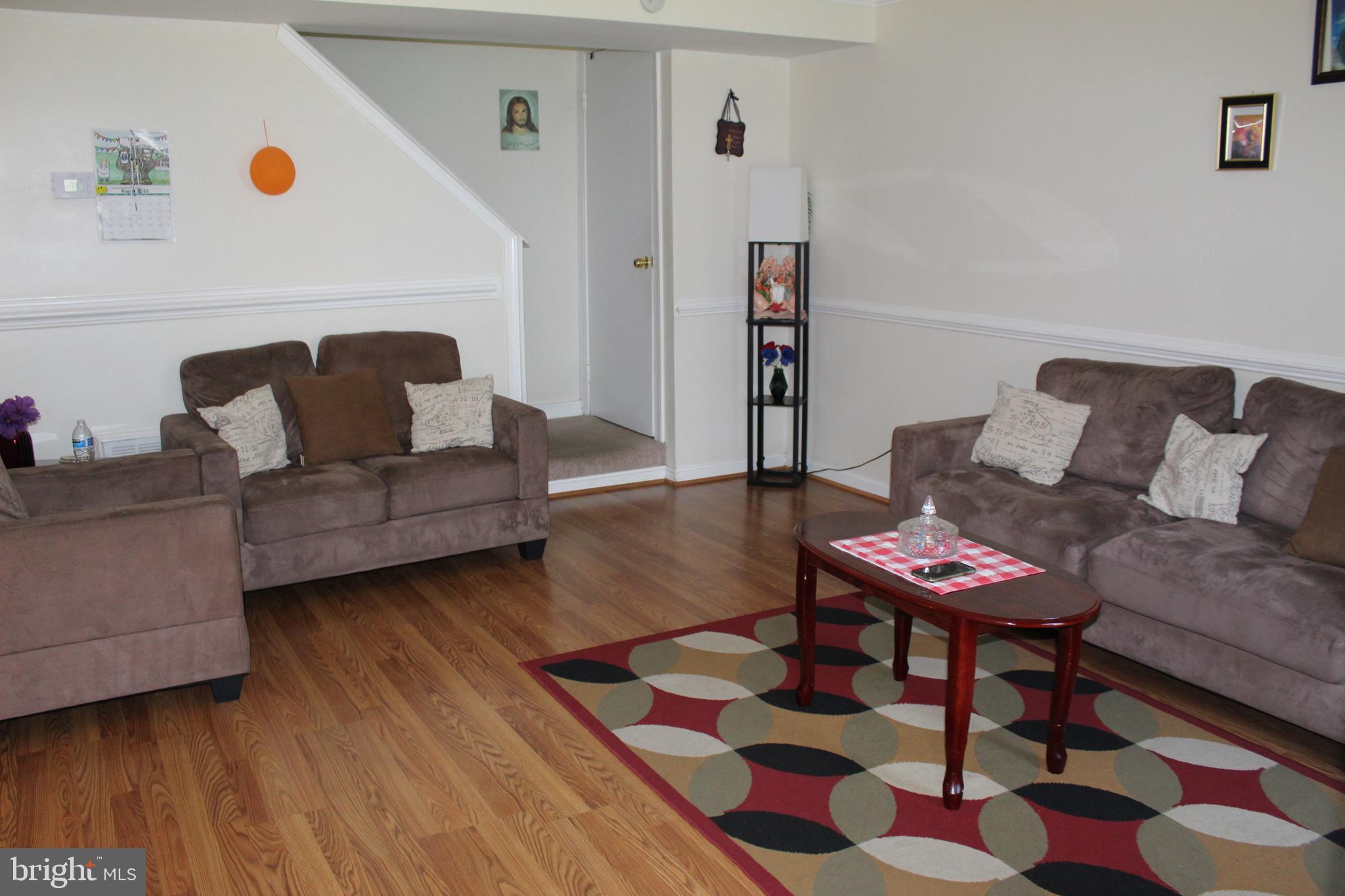 HERITAGE SQUARE - Residential