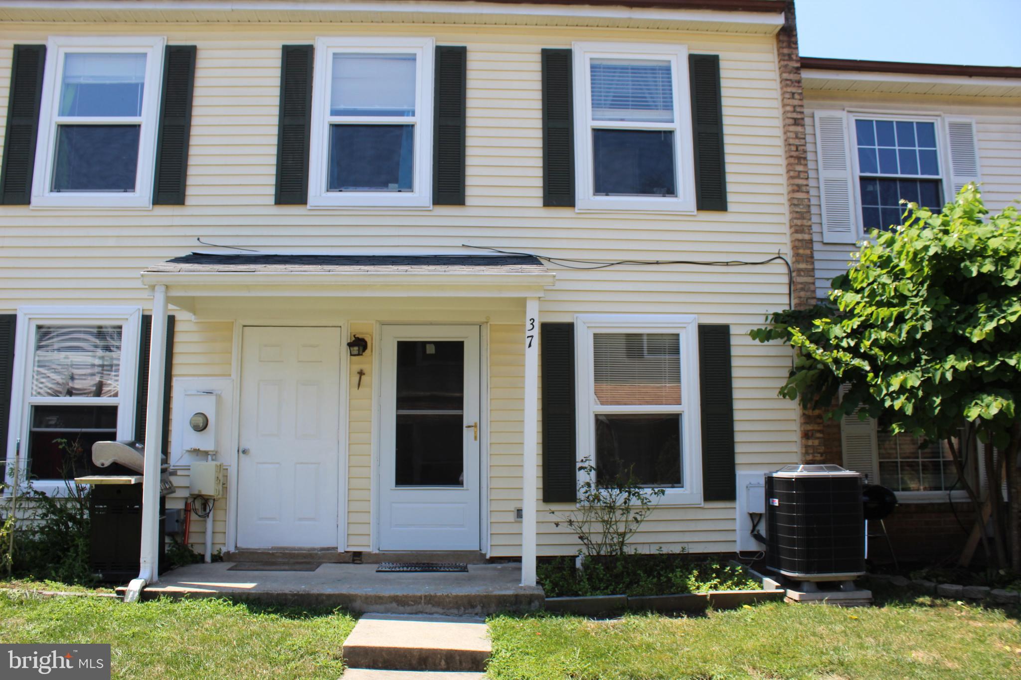 HERITAGE SQUARE - Residential