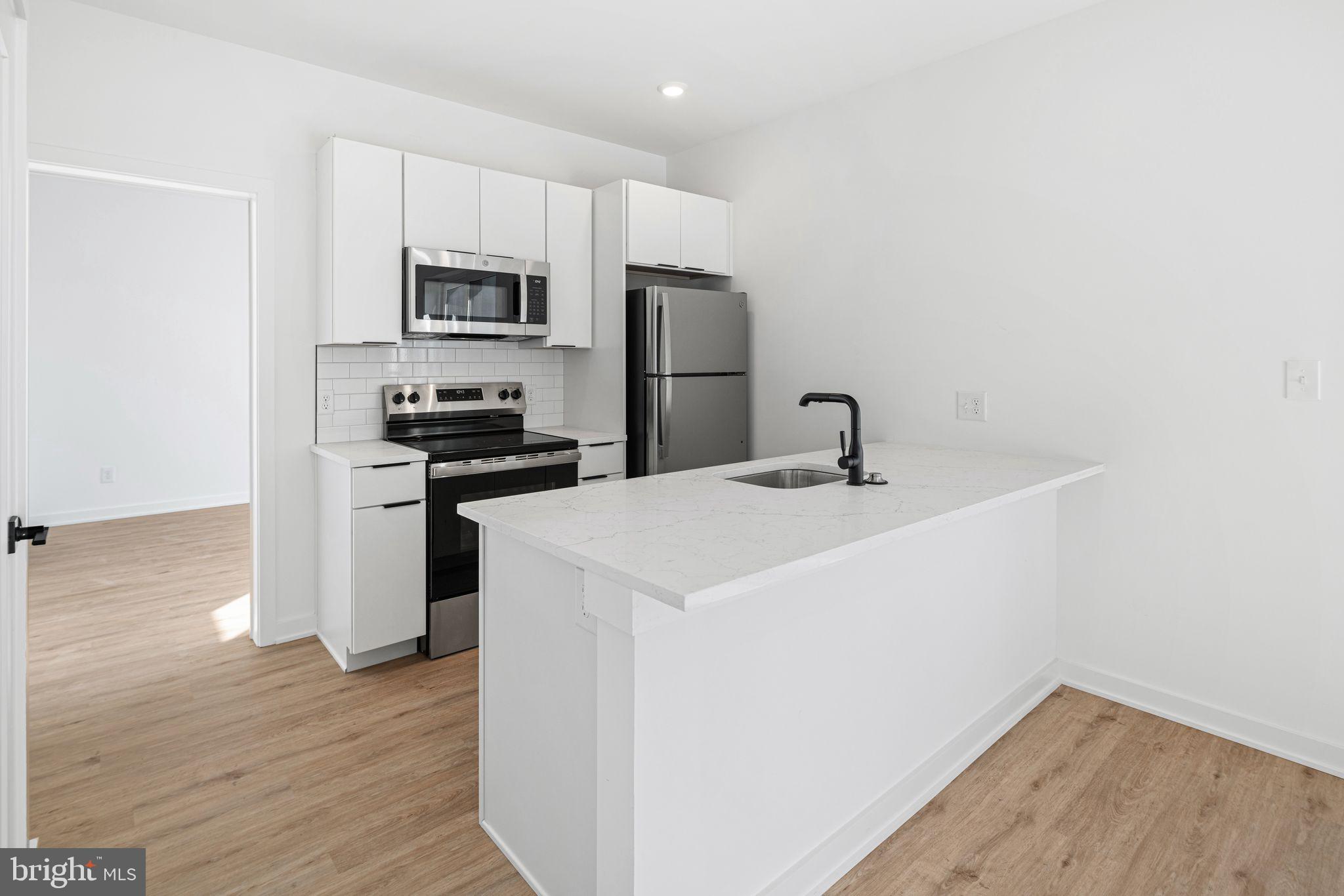 OLDE KENSINGTON - Residential Lease