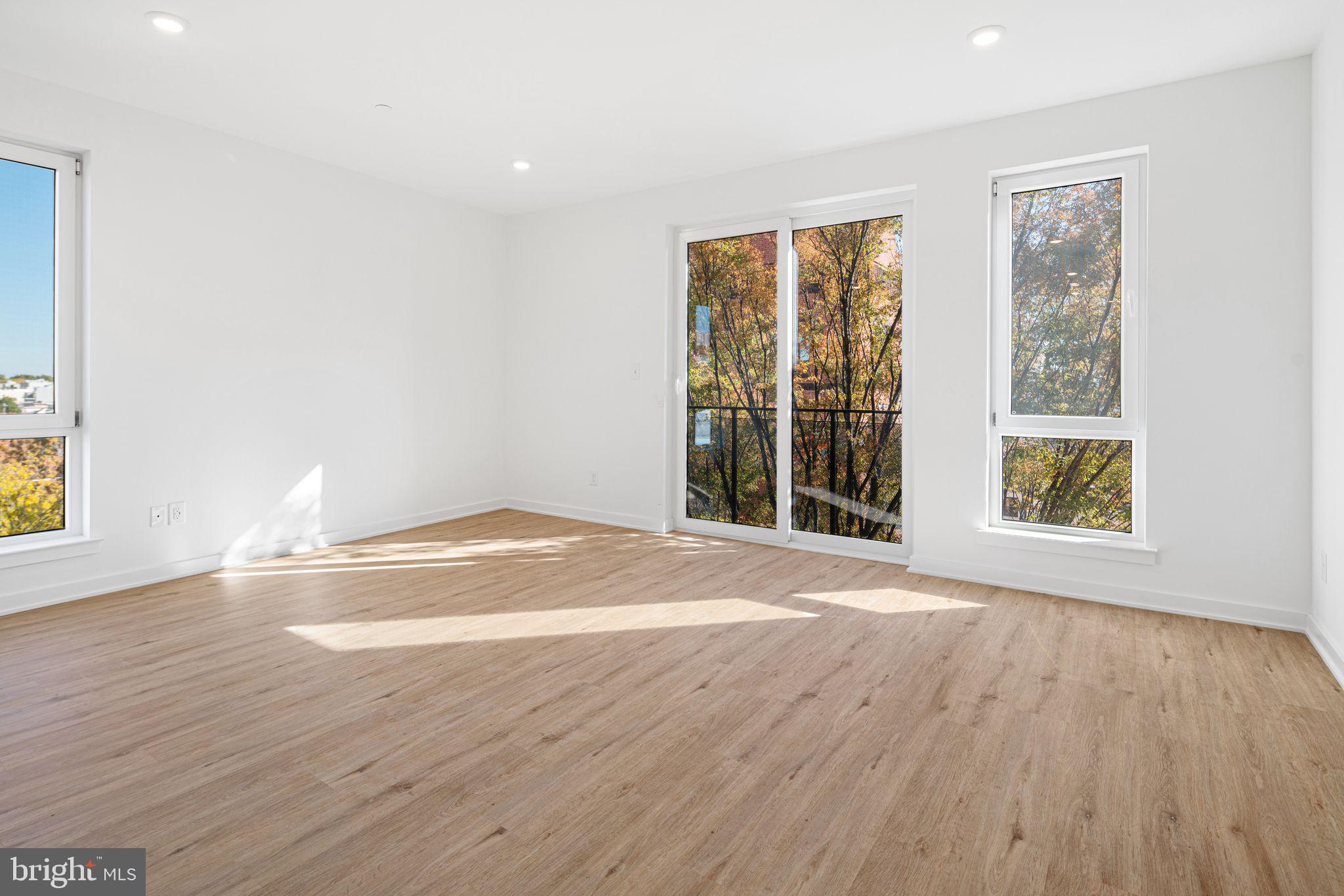 OLDE KENSINGTON - Residential Lease