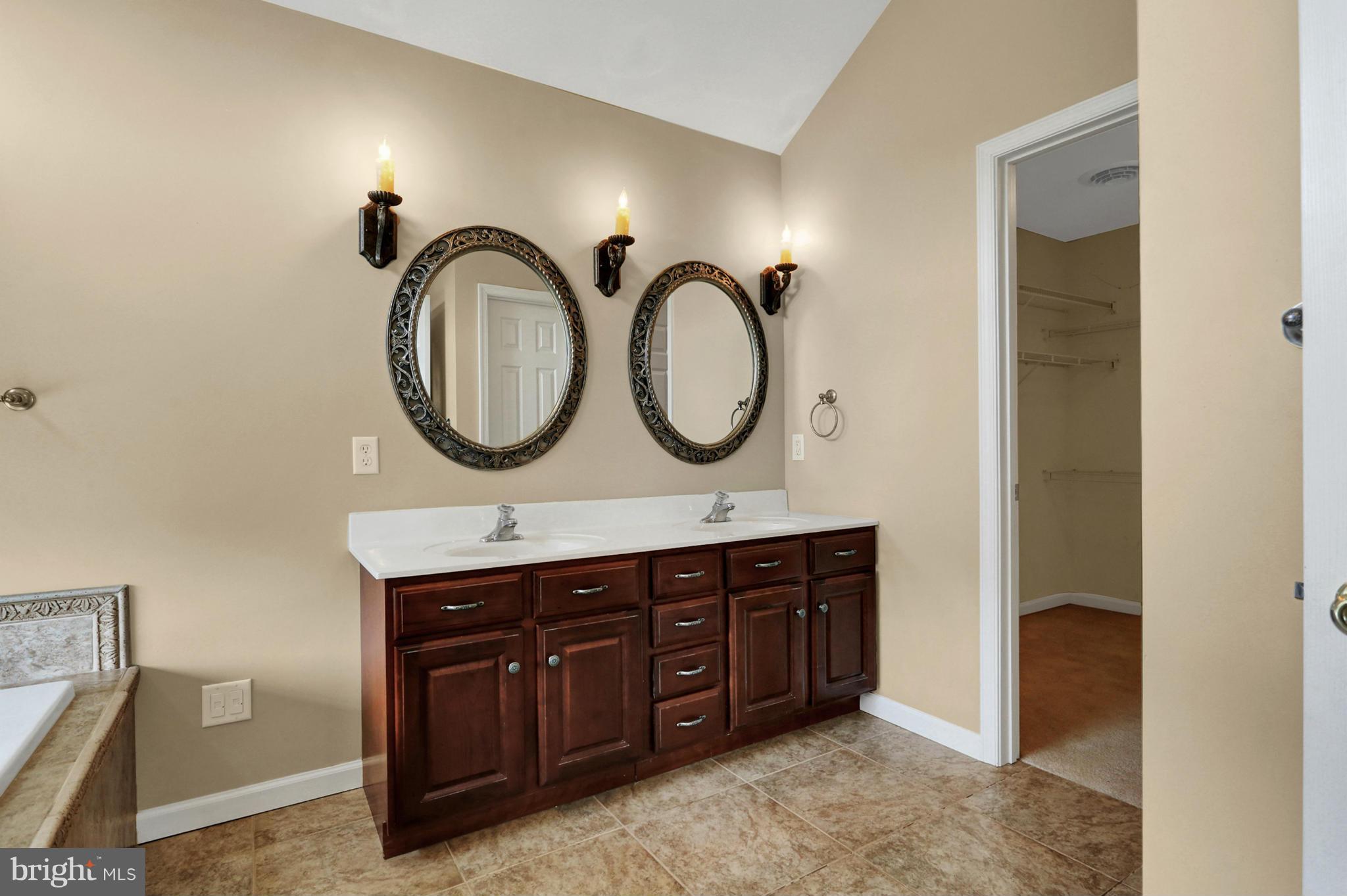 RIDGEWOOD - Residential