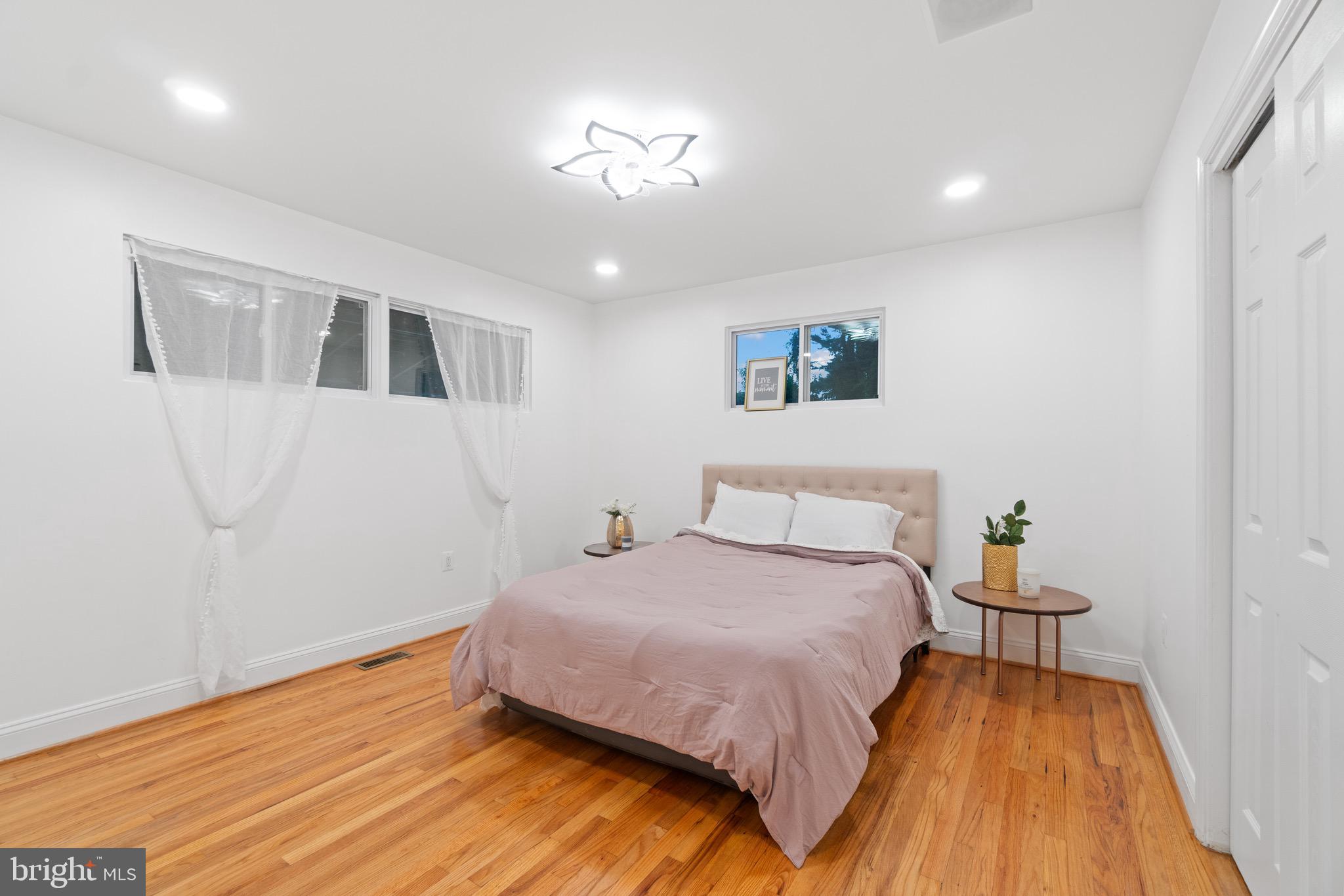 FRANKFORD - Residential