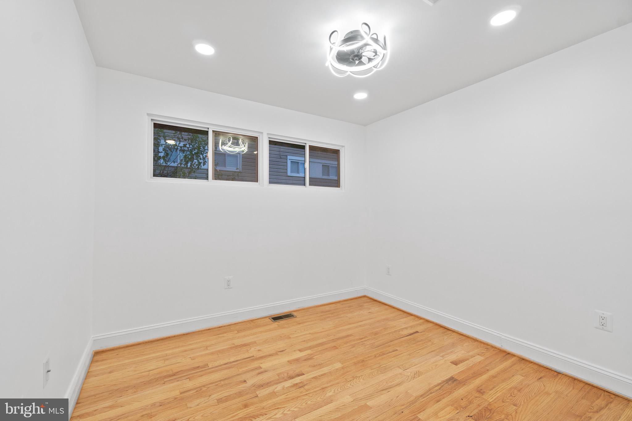 FRANKFORD - Residential