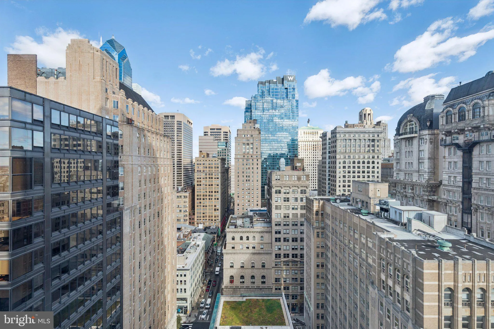 Philadelphia, Pennsylvania 19102, United States, 2 Bedrooms Bedrooms, ,3 BathroomsBathrooms,Residential,Coming Soon,236107