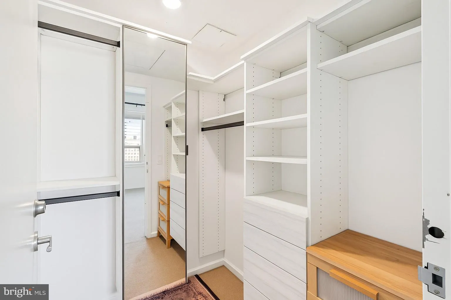 Philadelphia, Pennsylvania 19102, United States, 2 Bedrooms Bedrooms, ,3 BathroomsBathrooms,Residential,Coming Soon,236107