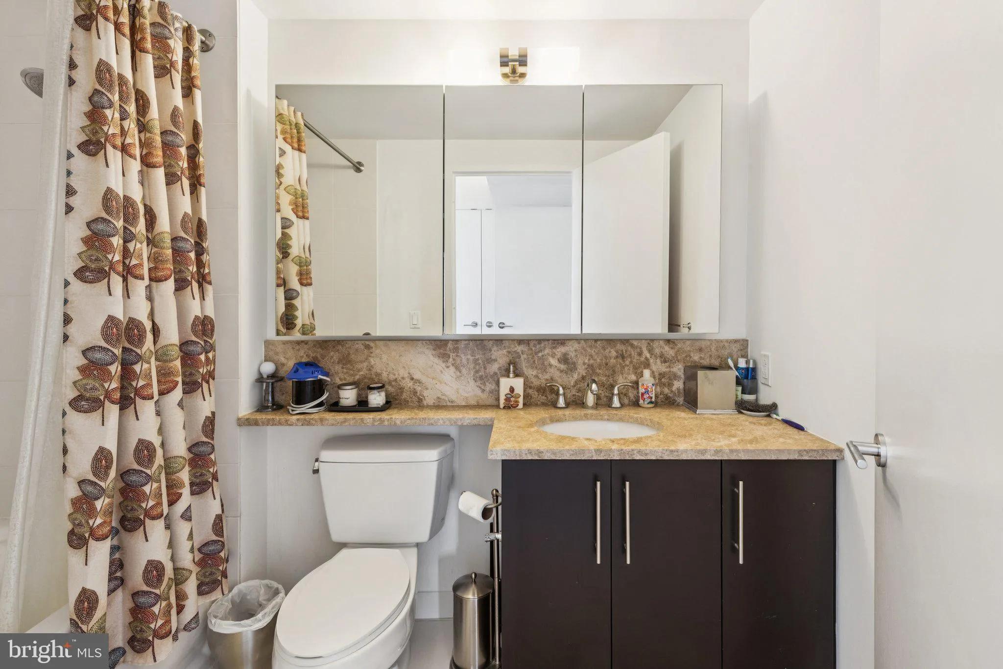 Philadelphia, Pennsylvania 19102, United States, 2 Bedrooms Bedrooms, ,3 BathroomsBathrooms,Residential,Coming Soon,236107