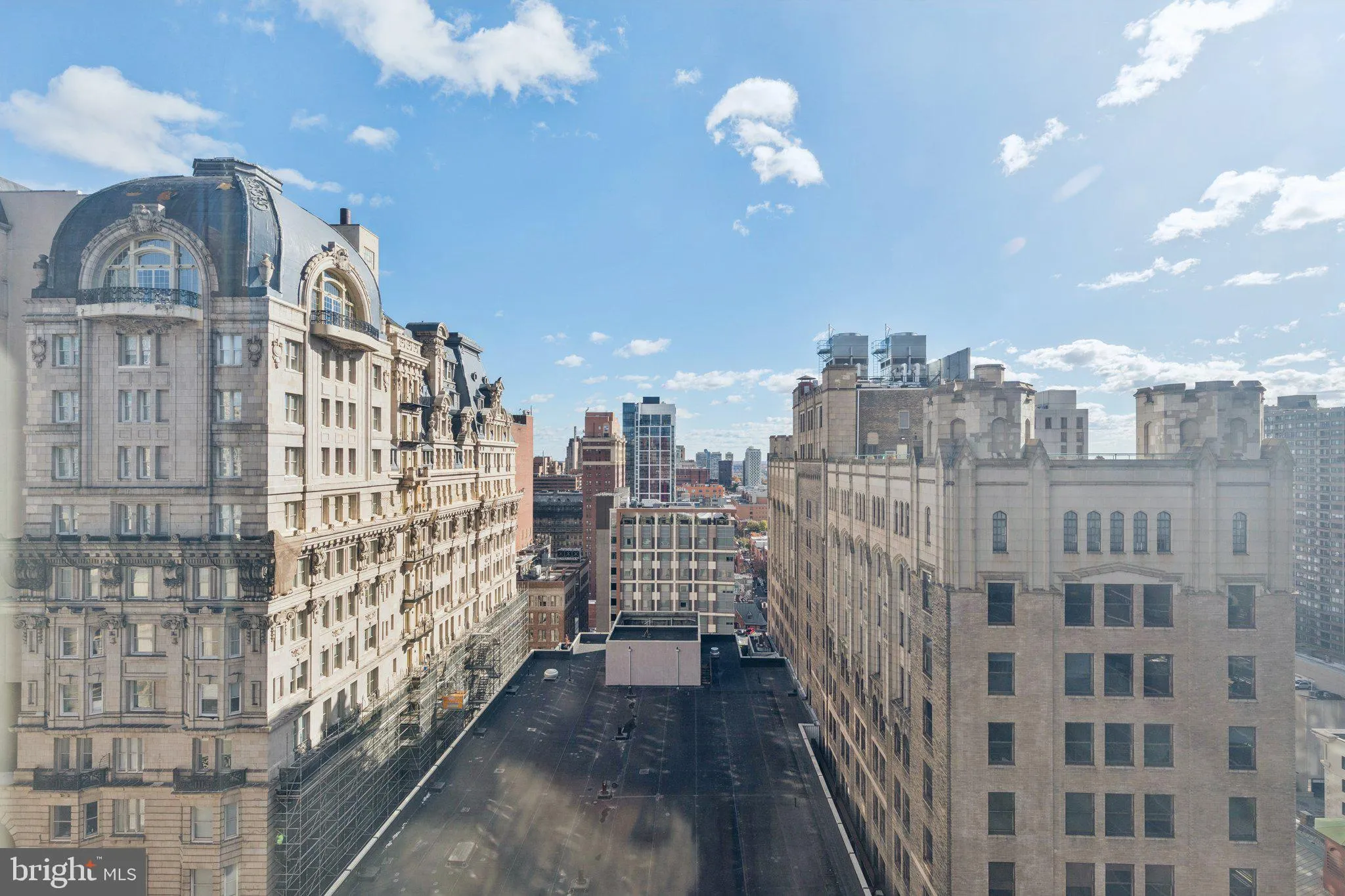 Philadelphia, Pennsylvania 19102, United States, 2 Bedrooms Bedrooms, ,3 BathroomsBathrooms,Residential,Coming Soon,236107