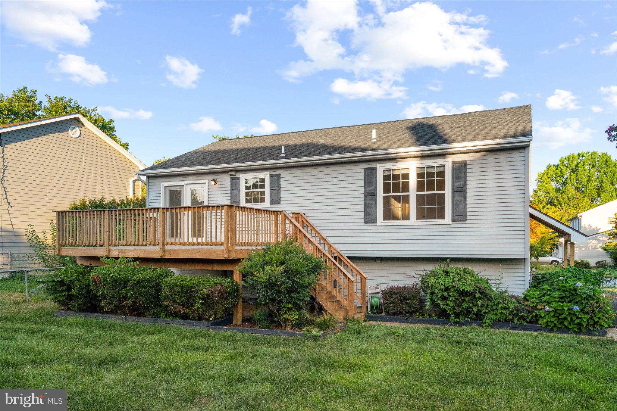 841 BRIAR COURT