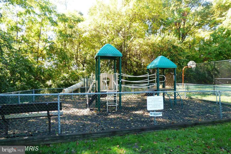 LAFAYETTE PARK - Residential Lease