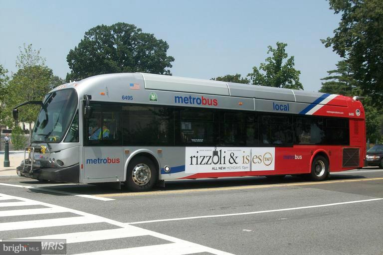 LAFAYETTE PARK - Residential Lease