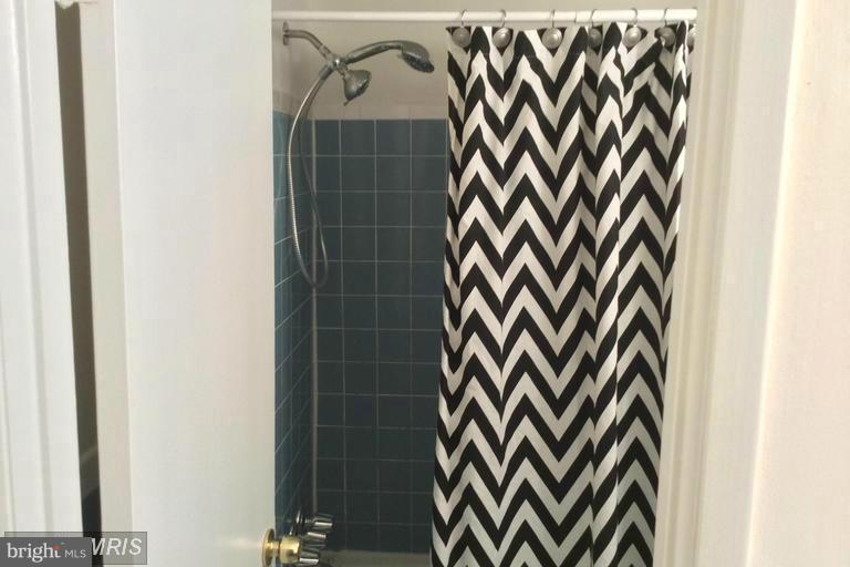 LAFAYETTE PARK - Residential Lease