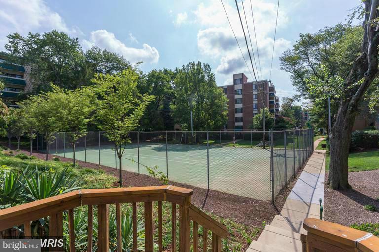 LAFAYETTE PARK - Residential Lease