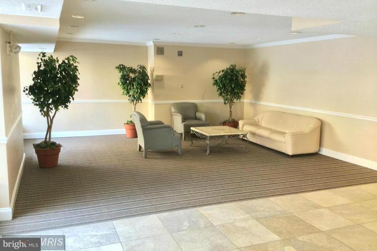 LAFAYETTE PARK - Residential Lease