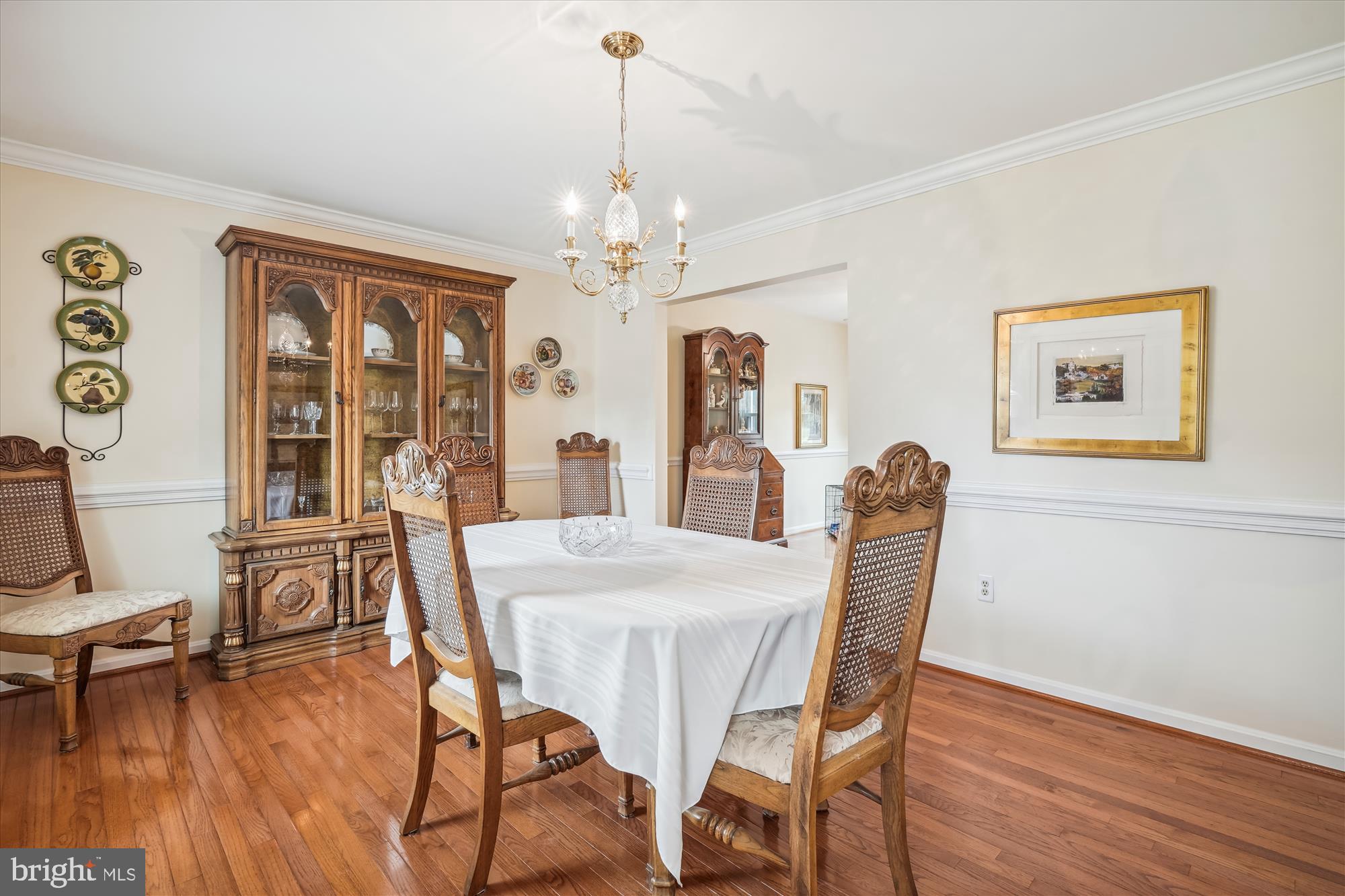 COUNTRY CLUB MANOR - Residential