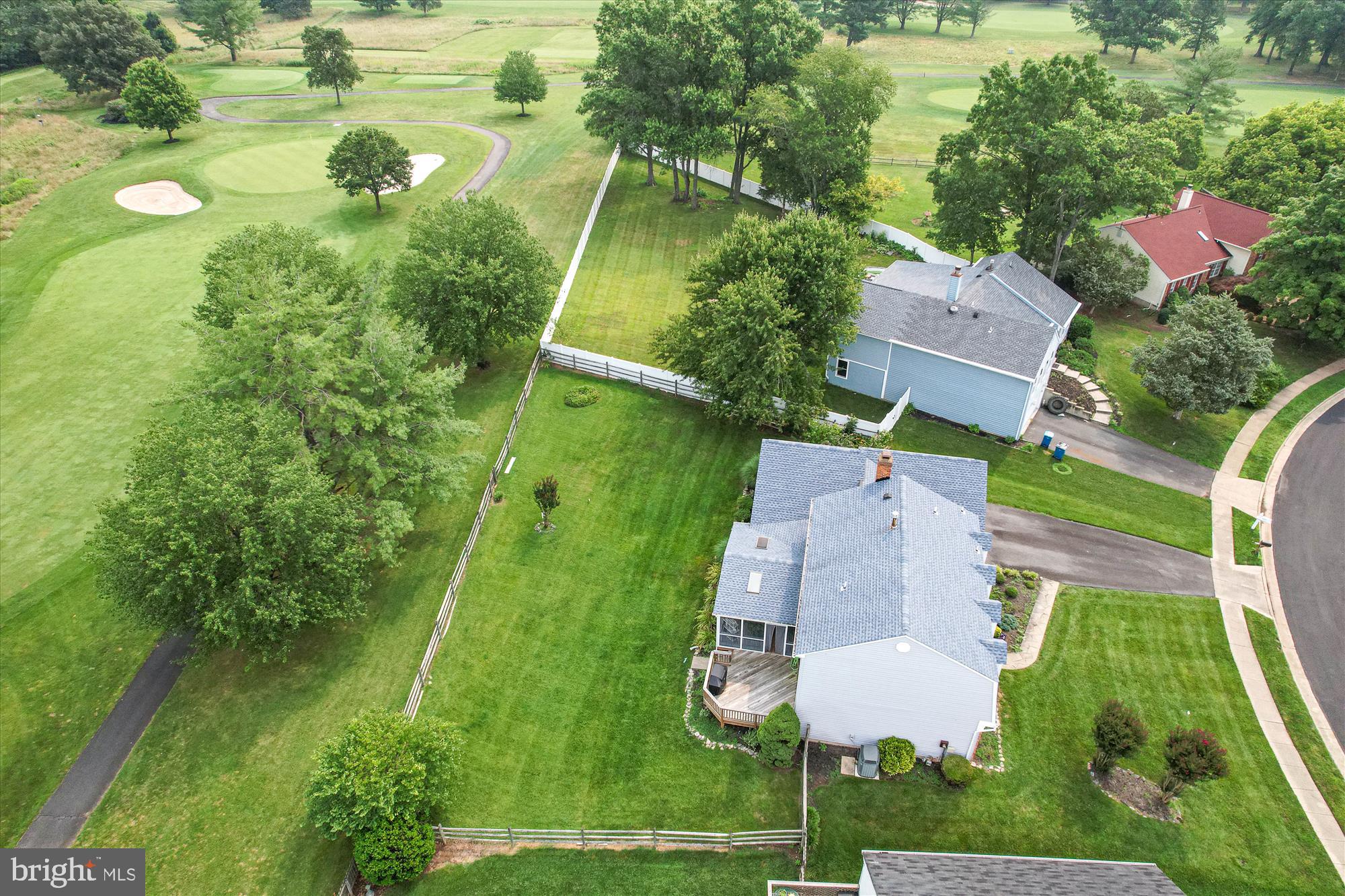 COUNTRY CLUB MANOR - Residential