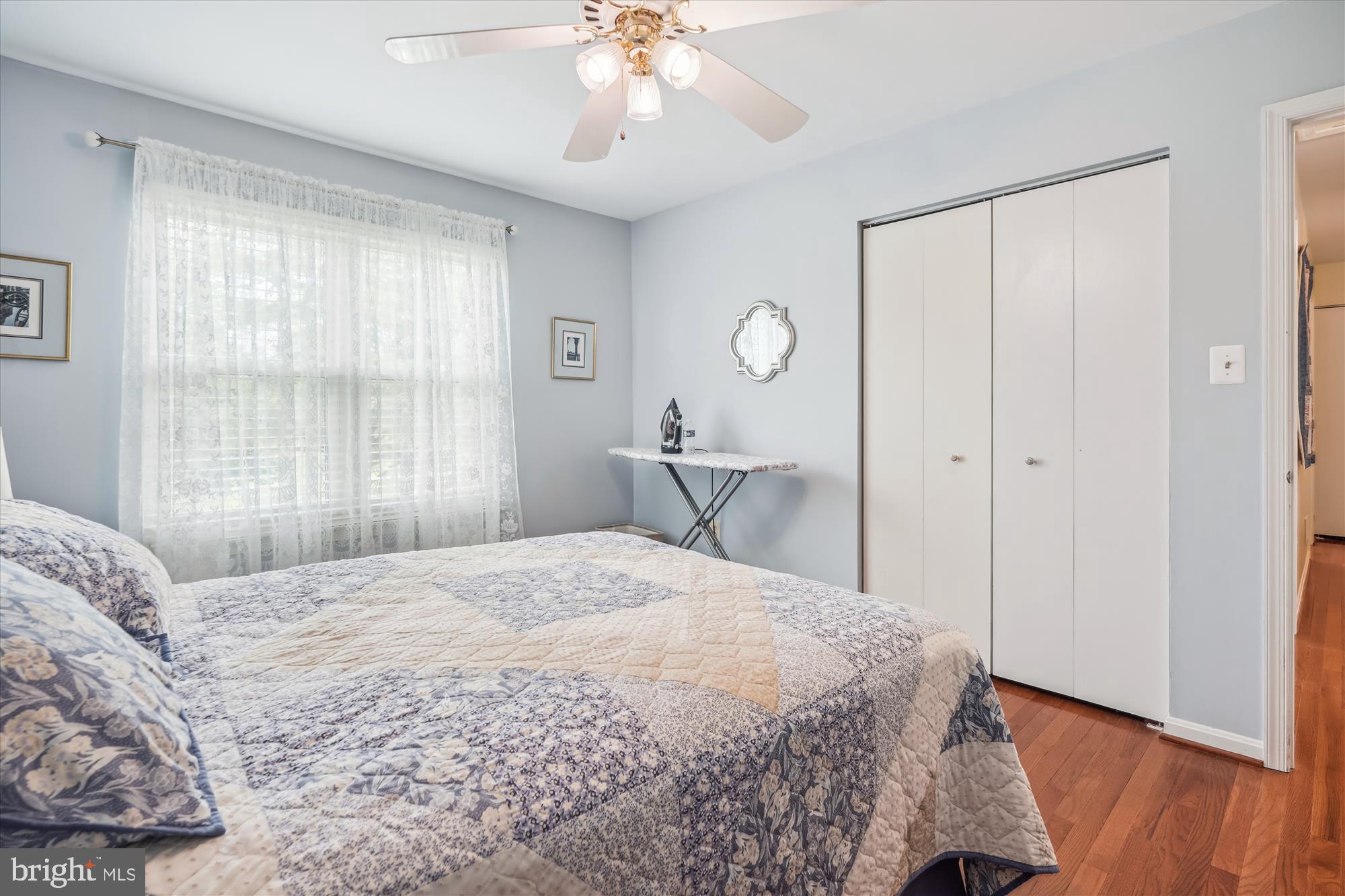 COUNTRY CLUB MANOR - Residential